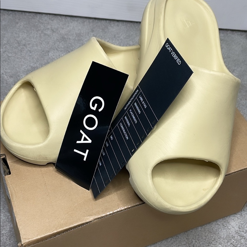 YEEZY “BONE” SLIDES